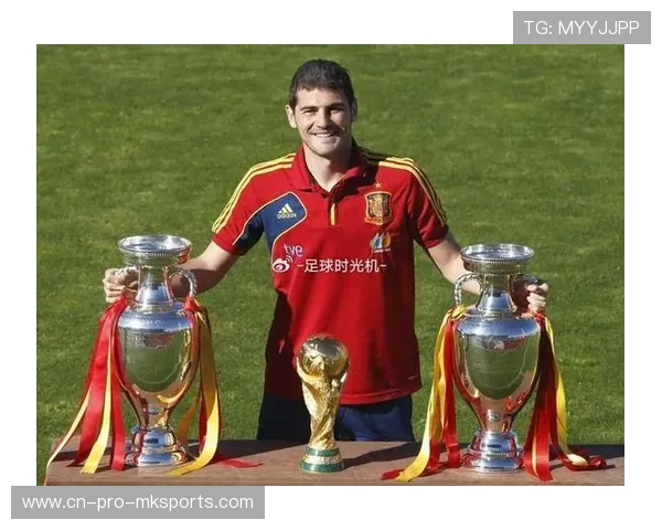 卡西利亚斯：从圣卡西到替补，皇马传奇的告别，卡西利亚斯在皇马多少年