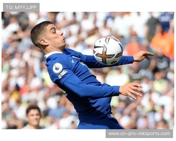 切尔西快速轮转配合流畅,哈弗茨中路推射命中 切尔西快速轮转配合流畅,哈弗茨中路推射命中